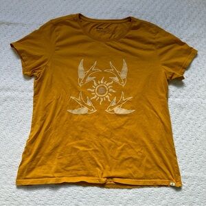 PACT - WOMEN'S XL - YELLOW SHORT SLEEVE CREW NECK  ORGANIC COTTON T-SHIRT